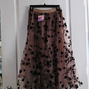 Elegant Floral Embroidered Skirt Chicwish S/M